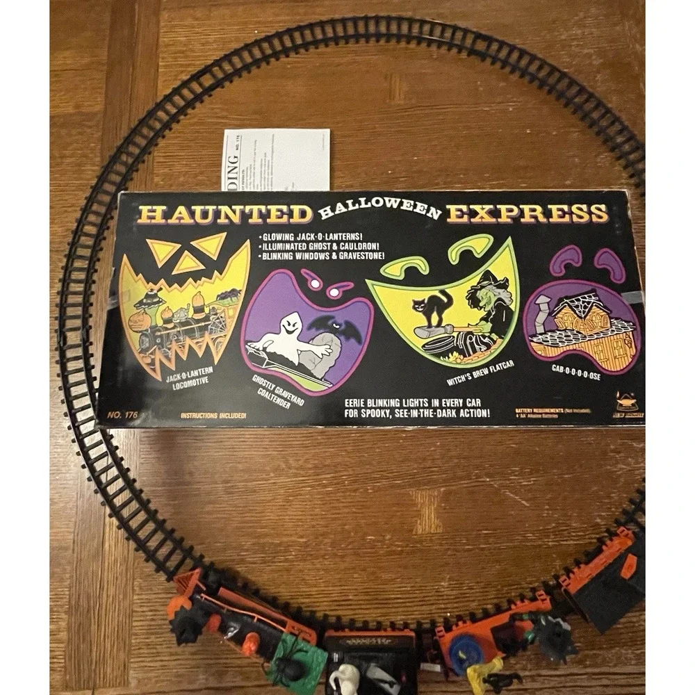 Vtg New Bright Haunted Halloween Express Train Set 1995 Lights Spooky CIB Works